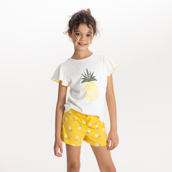 بيجاما شورت صفراء اللون عليها نقش الأناناس للفتيات